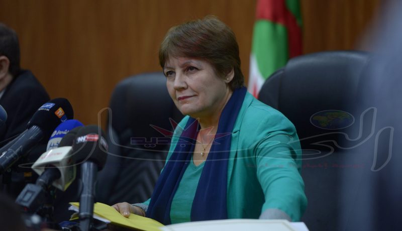كاميرات مراقبة داخل مراكز طبع المواضيع وحفظها
