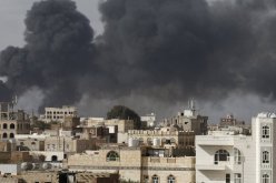 مقتل 17 شخصا على الأقل بغارات جوية في اليمن
