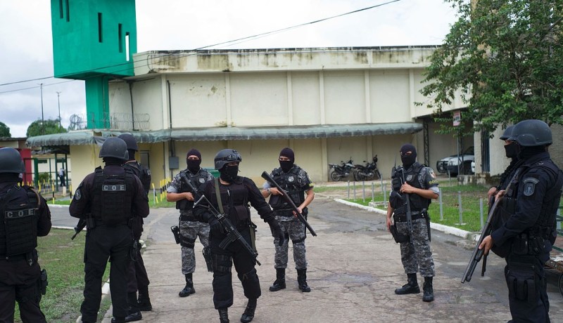 مجزرة دموية بعد اندلاع شجار بين عصابيتين في السجن