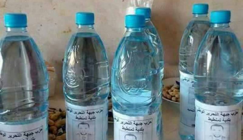 مرشحون يروجون لأحزابهم بطرق غريبة