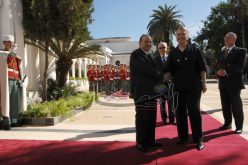 كلينتون في الجزائر تبحث الوضع في مالي و الجزائر لم تعلن انها ستشارك باي شكل من الاشكال في التدخل العسكري