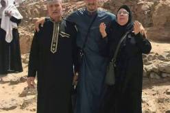 صايفي يؤدي مناسك “العمرة” رفقة والديه