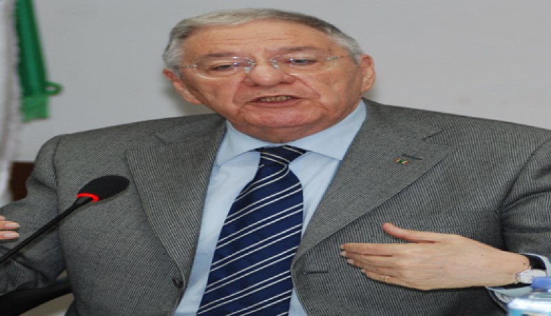 البروفيسور بوزيد ممنوع من الكلام