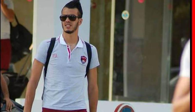 هذا المُدافع الجزائري على أعتاب الإنضمام للعملاق التونسي..