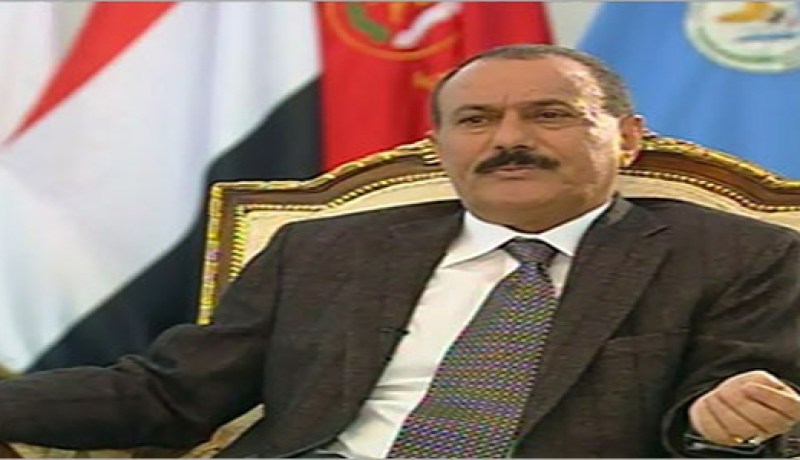 الرئيس اليمني يعود إلى بلاده ويدعو إلى وقف إطلاق النار