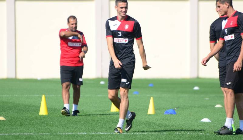 بن يحيى يعود إلى إتحاد العاصمة ويبطل الشائعات