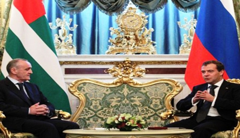 البرلمان الأبخازي يصادق على اتفاقية تسمح بإنشاء قاعدة عسكرية مشتركة مع روسيا على الأراضي الابخازية