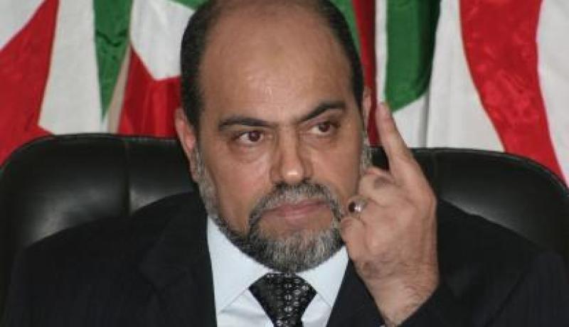 أبو جرة سلطاني يرفع دعوى قضائية ضد أنور مالك بتهمة القذف