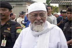 الإمام الأندونيسي أبو بكر باعشير يشبه نفسه ب”المجاهد” بن لادن