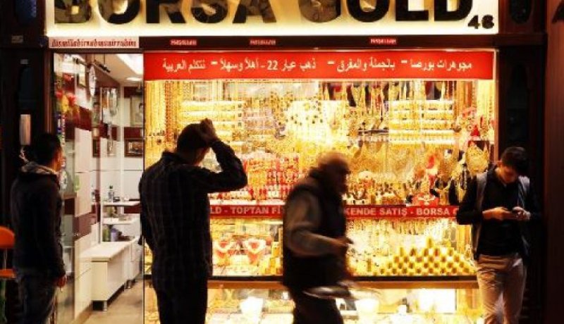 الليرة التركية تسجل مجددا ادنى مستوى تاريخيا مقابل الدولار