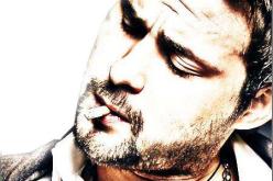 بعد 30 سنة زواج طلقت زوجتي التي بهرتها دنيا الهوى فأقدمت على خلع الحجاب