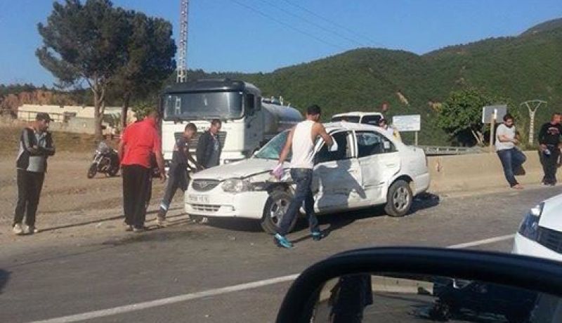 بالصور حادث مرور خطير فى الشفة بولاية البليدة