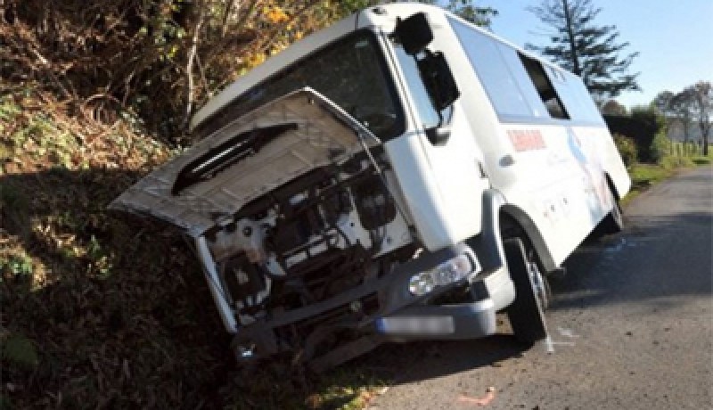 إصابة أزيد من 40 ‬تلميذا بجروح متفاوتة الخطورة في‮ ‬انقلاب حافلة للنقل المدرسي‮ ‬بخيران في‮ ‬خنشلة