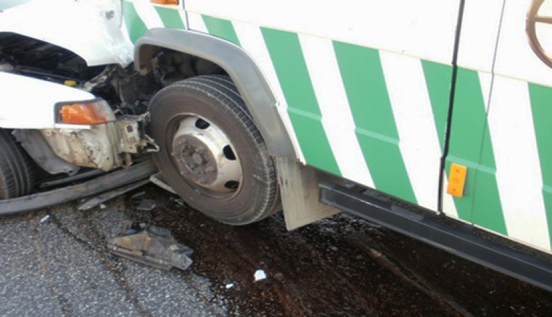 14 ‬جريحا في‮ ‬اصطدام حافلة بسيارة في‮ ‬المدية