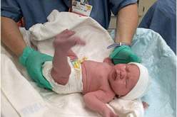 بعد ضربهم وشتمهم للنساء الحوامل قابلات يتحولن إلى مصدر للرعب