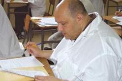 شريك ''عاشور عبد الرحمن'' يهدي أمير المنامة بالبحرين سيارة فاخرة