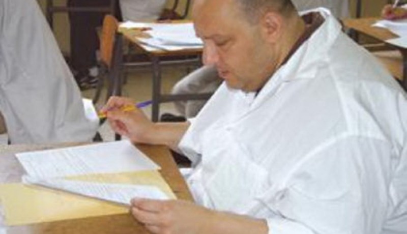 عاشور عبد الرحمن يشتكي الجـوع في المحكمة