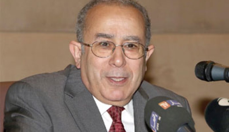 لعمامرة يستقبل سفير بوليفيا الجديد