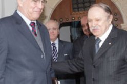 بوتفليقة يستقبل  كريستوفر روس