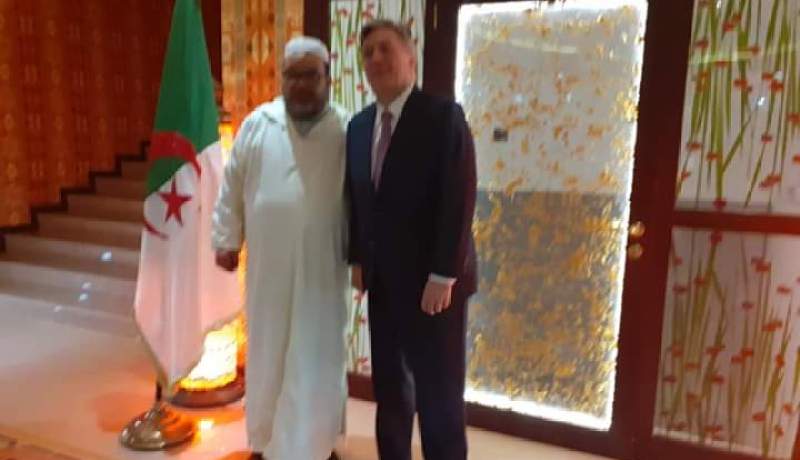 بالصور.. السفير الأمريكي يلتقي عدد من المستثمرين بغرداية