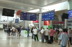 توقيف ممرض متلبسا بإدخال مسدس وكاميرا تجسس عبر مطار وهران