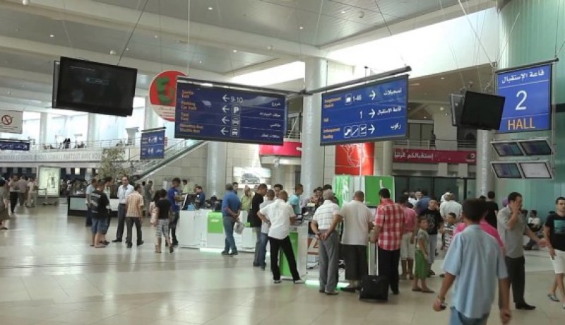 توقيف ممرض متلبسا بإدخال مسدس وكاميرا تجسس عبر مطار وهران