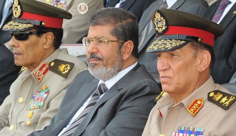 الرئاسة المصرية تنفي استقالة طنطاوي وعنان من منصبيهما كمستشارين لمرسي