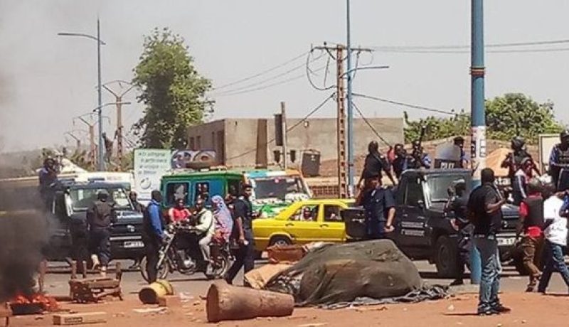 الحكومة المالية تعتذر عن حادثة الاعتداء على سفارة الجزائر الإثنين الماضي