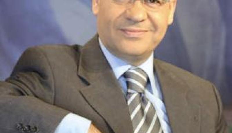 الآغا يهدئ المصريين