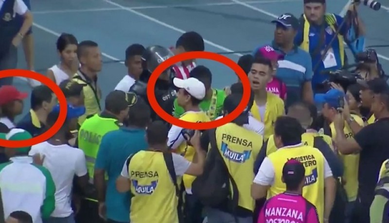 بالفيديو..  فتاة تطعن لاعبًا أثناء تتويجه بالكأس