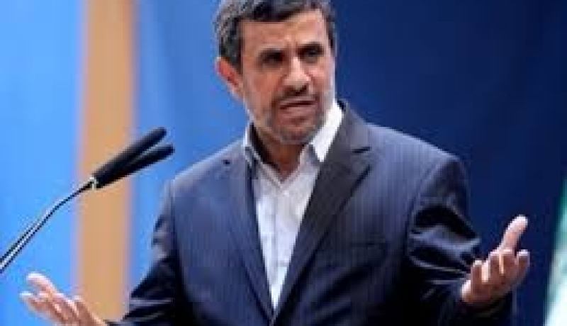 توقيف واستجواب أحمدي نجاد لإجباره على “عدم كشف أسرار النظام”