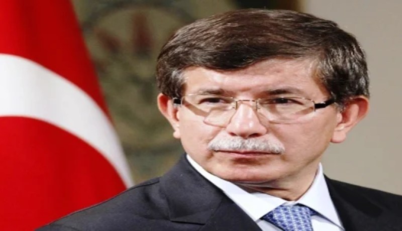 أوغلو يرفض التدويل والتدخل العسكري ويدعو لحل الأزمة السورية داخل البيت الإسلامي