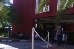 عمال مصنع تكرير السكر يغلقون الطريق في عين الدفلى