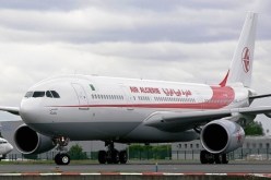 مجهولون يخربون طائرة آيرباس داخل حظيرة المطار