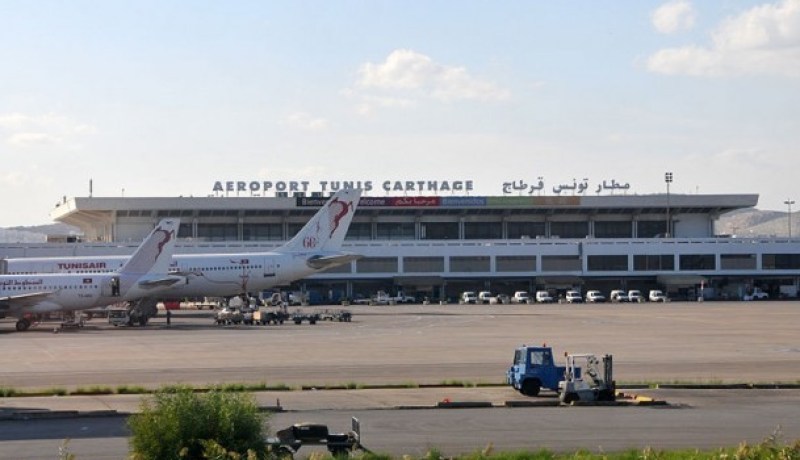 المراقبون الجويون بتونس يهددون بإضراب عام