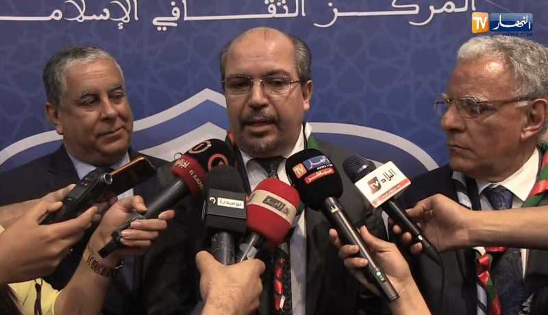 عيسى: “تلقيت شخصيا شكاوي من 23 إماما وسأشكل لجنة تحقيق”