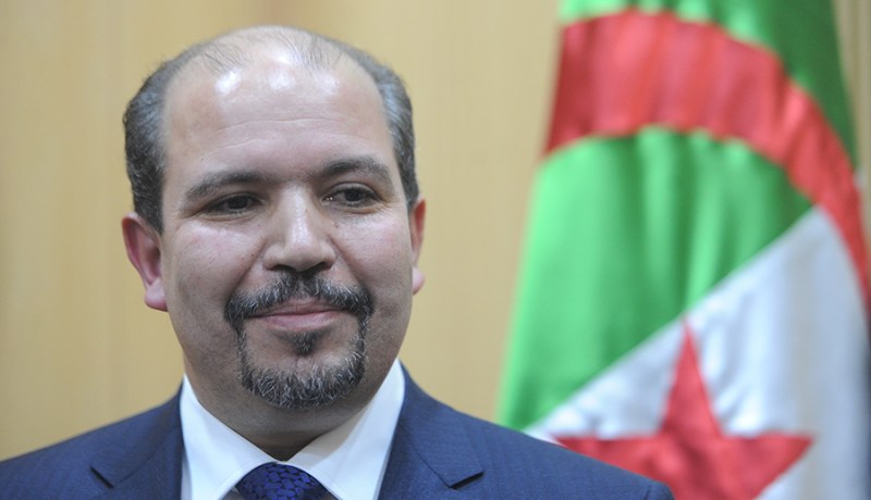 محمد عيسى يهنّئ مشرّف الجزائر في القاهرة