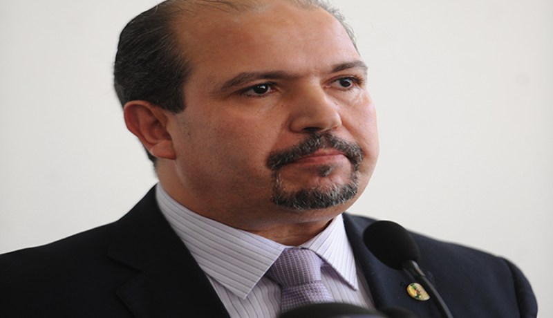 بيع المخطوطات والرسائل التاريخية في الخارج ممنوع