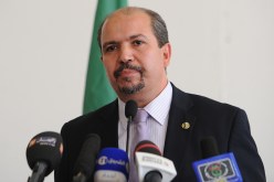 محمد عيسى يهنّئ إمام جامع الأمير عبد القادر