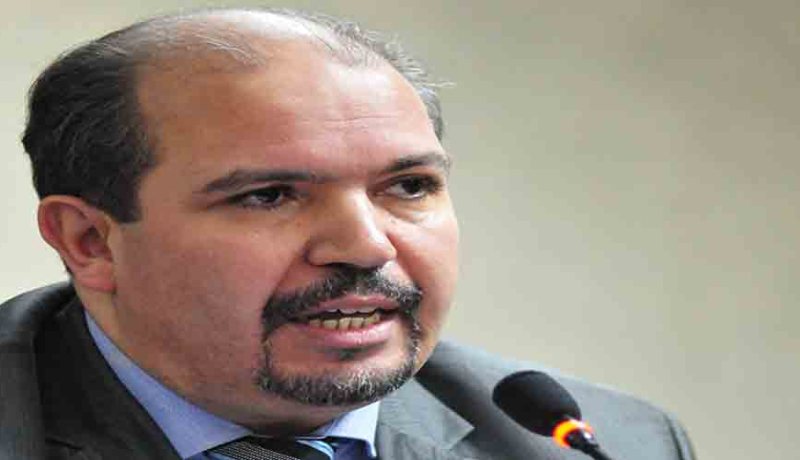 محمد عيسى يشجع الأئمة على مواصلة الدراسة