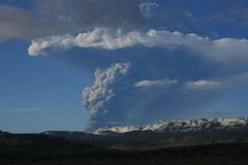 اغلاق المجال الجوي الايسلندي بسبب ثوران البركان