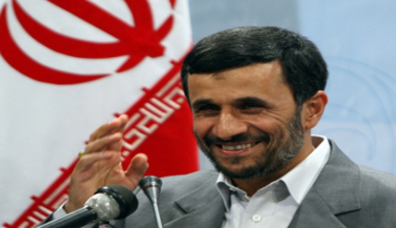احمدي نجاد يؤكد مجددا دعم إيران لسوريا