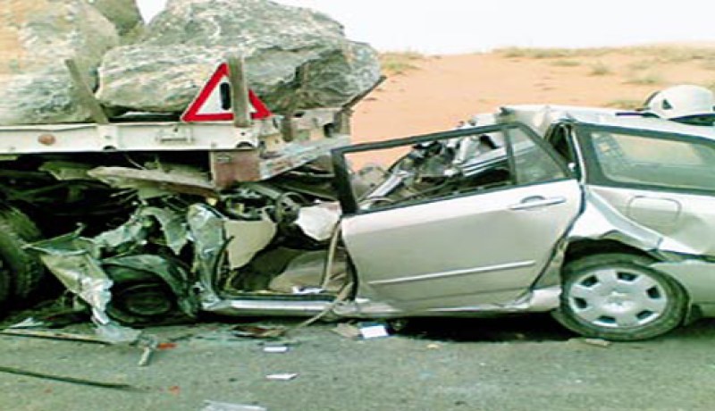 إصابة شاب في اصطدام سيارة بشاحنة في المسيلة