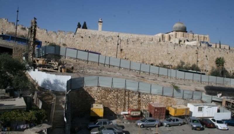 الإحتلال الإسرائيلي يشرع بشق نفق جنوب المسجد الأقصى