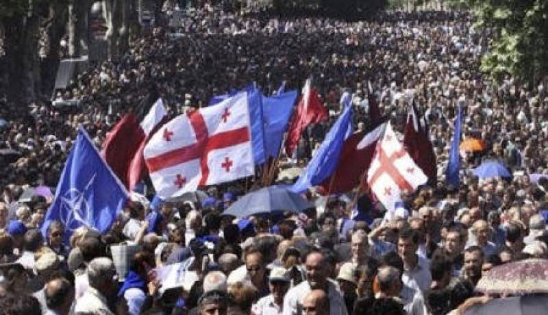 تظاهرة كبيرة للمعارضة الجورجية قبيل انتهاء حملة الانتخابات التشريعية