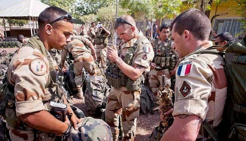 القوات الفرنسية نشر 3 بطاريات للصواريخ في مالي