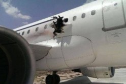 انفجار قنبلة  داخل طائرة في الصومال