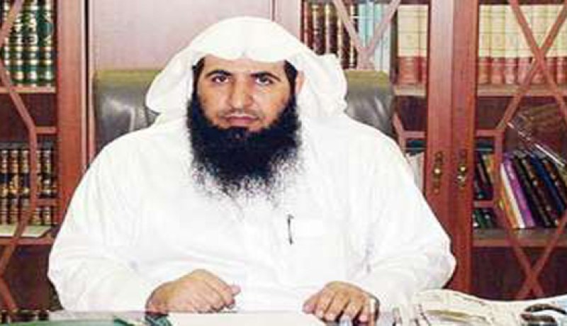 عالم سعودي يبيح الموسيقى والإختلاط ويسقط صلاة الجماعة
