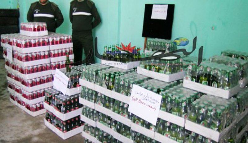 سعيدة.. إيقاف شخصين وحجز 7600 قارورة خمر
