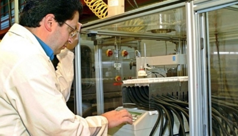 إنتاج أول خلية صناعية حية